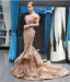 Scintillantes Doré Paillettes Tapis rouge Robe De Soirée 2023 Trompette / Sirène De l'épaule Manches Courtes Appliques Fleur Perlage Plumes Tribunal Train Dos Nu