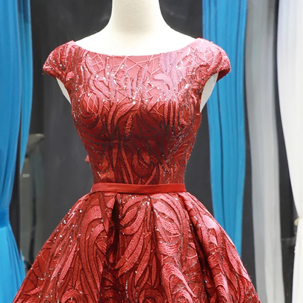 Luxus / Herrlich Rot Roter Teppich Abendkleider 2023 A Linie Eckiger Ausschnitt Kurze Ärmel Rückenfreies Herzförmig Applikationen Spitze Pailletten Stoffgürtel Hof-Schleppe Rüschen
