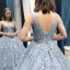 Haut de Gamme Gris Bleu Ciel Robe De Soirée 2023 Princesse Transparentes Col v profond Sans Manches Appliques En Dentelle Perlage Tribunal Train Volants Dos Nu