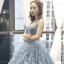 Haut de Gamme Gris Bleu Ciel Robe De Soirée 2023 Princesse Transparentes Col v profond Sans Manches Appliques En Dentelle Perlage Tribunal Train Volants Dos Nu