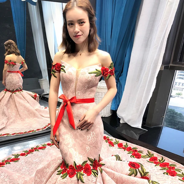 Luxury / Gorgeous Pearl Pink Lace Evening Dresses  2023 Trumpet / Mermaid Off-The-Shoulder Short Sleeve Appliques Embroidered Flower Sash Court Train Ruffle Backless Formal Dresses