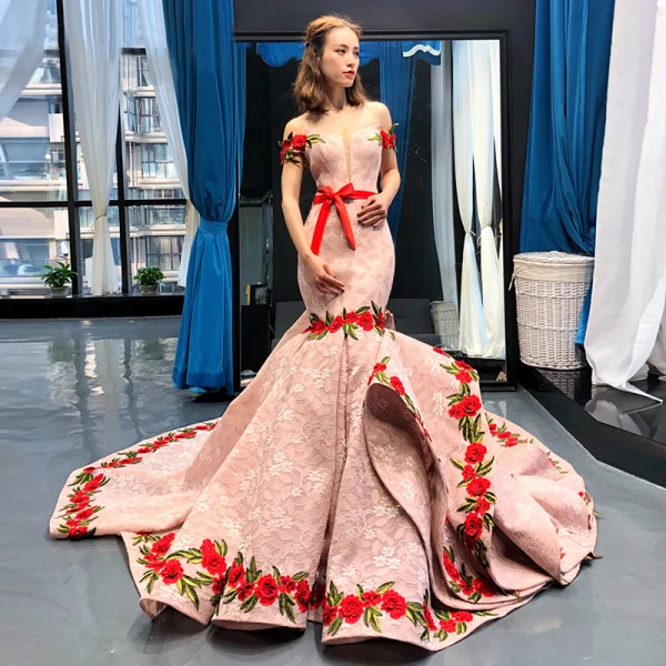 Luxury / Gorgeous Pearl Pink Lace Evening Dresses  2023 Trumpet / Mermaid Off-The-Shoulder Short Sleeve Appliques Embroidered Flower Sash Court Train Ruffle Backless Formal Dresses