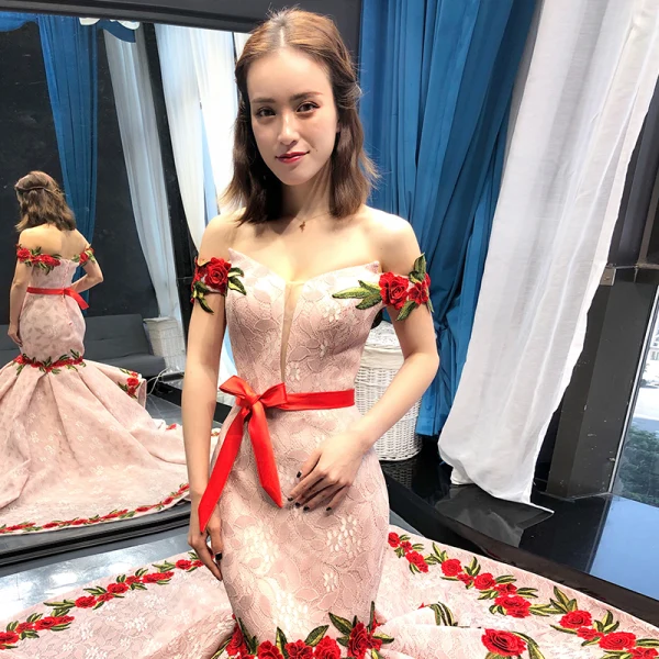 Luxury / Gorgeous Pearl Pink Lace Evening Dresses  2023 Trumpet / Mermaid Off-The-Shoulder Short Sleeve Appliques Embroidered Flower Sash Court Train Ruffle Backless Formal Dresses
