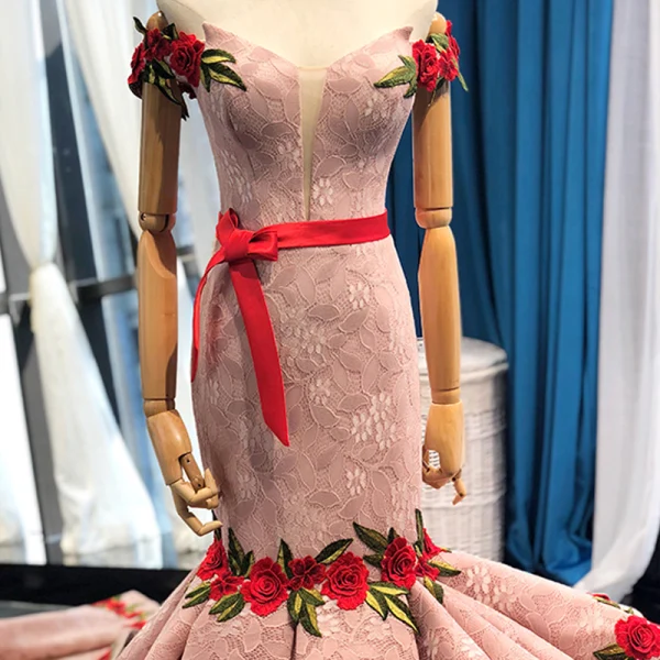 Luxury / Gorgeous Pearl Pink Lace Evening Dresses  2023 Trumpet / Mermaid Off-The-Shoulder Short Sleeve Appliques Embroidered Flower Sash Court Train Ruffle Backless Formal Dresses