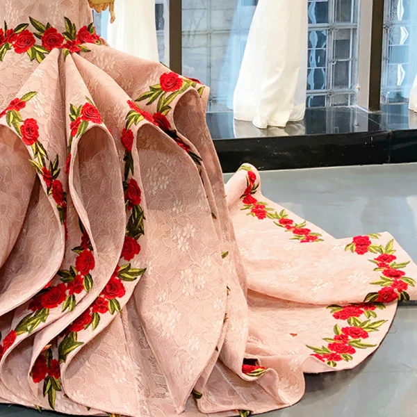Luxury / Gorgeous Pearl Pink Lace Evening Dresses  2023 Trumpet / Mermaid Off-The-Shoulder Short Sleeve Appliques Embroidered Flower Sash Court Train Ruffle Backless Formal Dresses