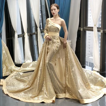 Sparkly Gold Sequins Red Carpet Evening Dresses 2023 A Line Princess One Shoulder Long Sleeve Sash Appliques Flower Beading Chapel Train Ruffle Backless