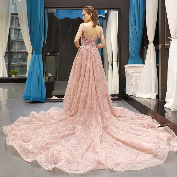 Luxus / Herrlich Pearl Rosa Roter Teppich Abendkleider 2023 A Linie Durchsichtige Tiefer V-Ausschnitt Ärmellos Applikationen Blumen Perlenstickerei Gespaltete Front Kapelle-Schleppe Rüschen Rückenfreies