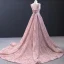 Luxus / Herrlich Pearl Rosa Roter Teppich Abendkleider 2023 A Linie Durchsichtige Tiefer V-Ausschnitt Ärmellos Applikationen Blumen Perlenstickerei Gespaltete Front Kapelle-Schleppe Rüschen Rückenfreies