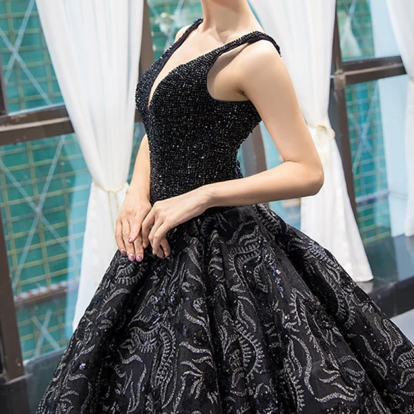 Luxury / Gorgeous Handmade  Beading Black Prom Dresses 2023 Ball Gown Deep V-Neck Sleeveless Appliques Lace Chapel Train Backless Ruffle Formal Dresses