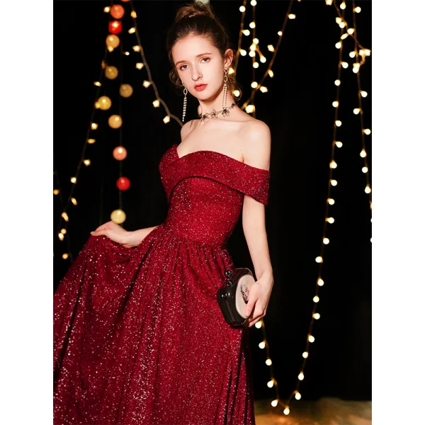 Bling Bling Burgunderrot Abendkleider 2019 A Linie Off Shoulder Kurze Ärmel Glanz Polyester Lange Rüschen Rückenfreies Festliche Kleider