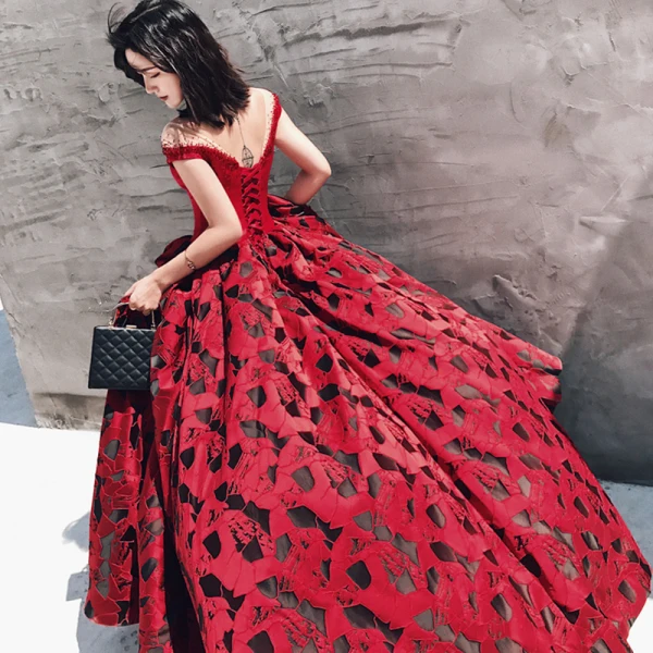 Luxury / Gorgeous Burgundy Prom Dresses 2018 A-Line / Princess See-through Scoop Neck Cap Sleeves Rhinestone Printing Flower Satin Sweep Train Ruffle Backless Formal Dresses