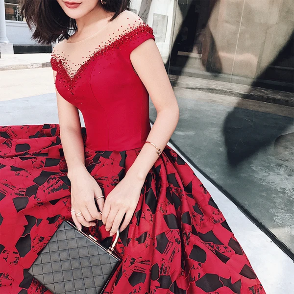 Luxury / Gorgeous Burgundy Prom Dresses 2018 A-Line / Princess See-through Scoop Neck Cap Sleeves Rhinestone Printing Flower Satin Sweep Train Ruffle Backless Formal Dresses