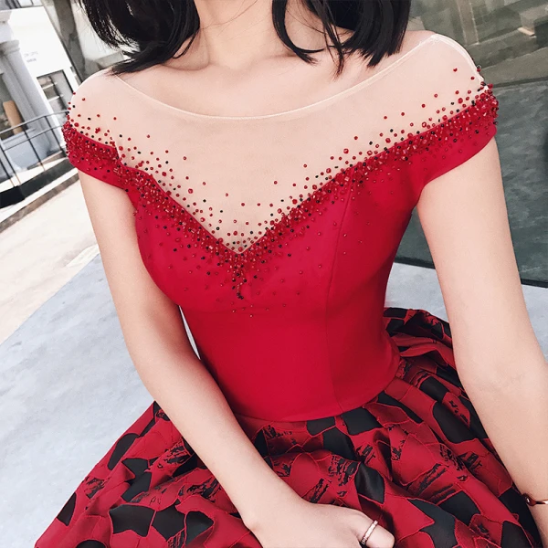 Luxury / Gorgeous Burgundy Prom Dresses 2018 A-Line / Princess See-through Scoop Neck Cap Sleeves Rhinestone Printing Flower Satin Sweep Train Ruffle Backless Formal Dresses