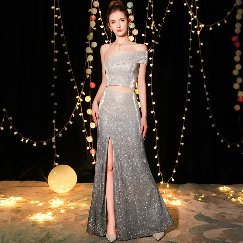 Amazing / Unique Silver Evening Dresses 2019 Trumpet / Mermaid Off-The-Shoulder Short Sleeve Glitter Polyester Split Front Floor-Length / Long Ruffle Amazing / Unique Silver Evening Dresses 2019 Trumpet / Mermaid Off-The-Shoulder Short Sleeve Glitter Polyester Split Front Floor-Length / Long Ruffle