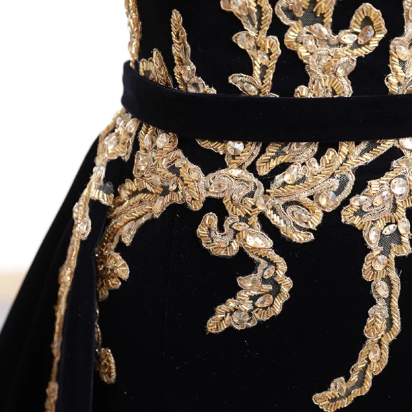 Élégant Noire Daim Robe De Soirée 2018 Princesse Bustier Sans Manches Perlage Ceinture Chapel Train Volants Dos Nu Robe De Ceremonie