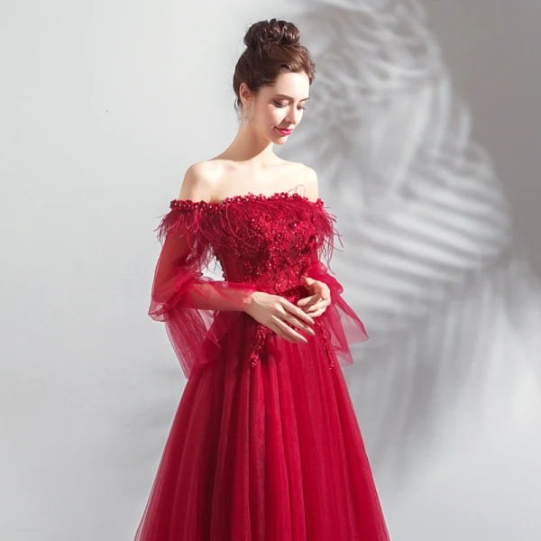 Glamour Bordeaux Robe De Soirée 2019 Princesse De l'épaule Gonflée Manches Longues Plumes Appliques En Dentelle Perlage Faux Diamant Longue Volants Dos Nu Robe De Ceremonie