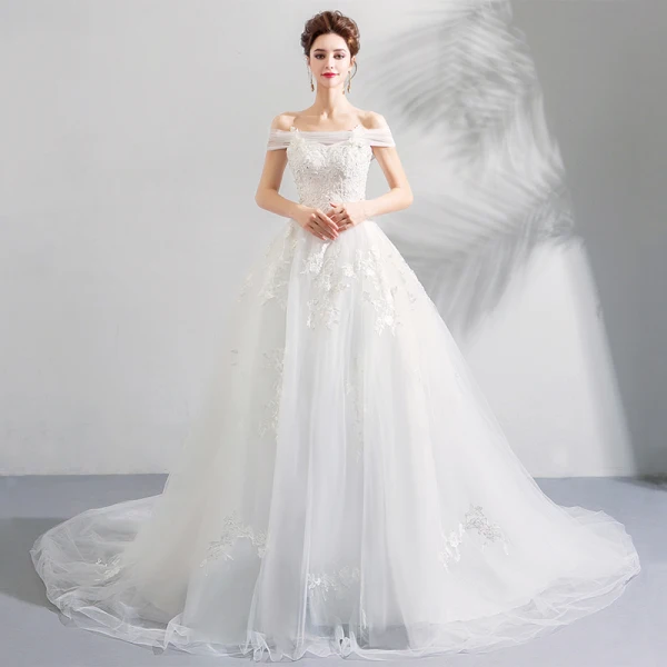 Erschwinglich Weiß Brautkleider / Hochzeitskleider 2019 A Linie Off Shoulder Kurze Ärmel Rückenfreies Applikationen Spitze Gekreuzte Träger Kapelle-Schleppe Rüschen