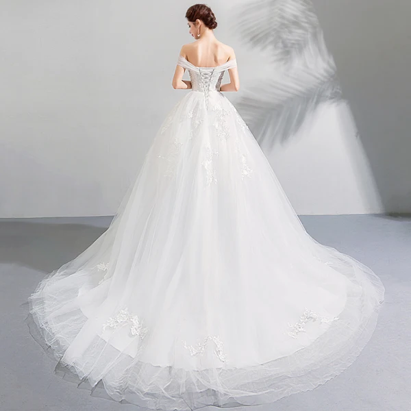 Erschwinglich Weiß Brautkleider / Hochzeitskleider 2019 A Linie Off Shoulder Kurze Ärmel Rückenfreies Applikationen Spitze Gekreuzte Träger Kapelle-Schleppe Rüschen