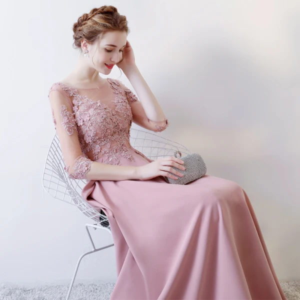 Illusion Rose Bonbon Robe De Soirée 2018 Princesse Encolure Dégagée 1/2 Manches Appliques Percé En Dentelle Faux Diamant Train De Balayage Volants Dos Nu Robe De Ceremonie