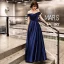 Élégant Bleu Marine Satin Robe De Soirée 2019 Princesse De l'épaule Manches Courtes Ceinture Longue Volants Dos Nu Robe De Ceremonie