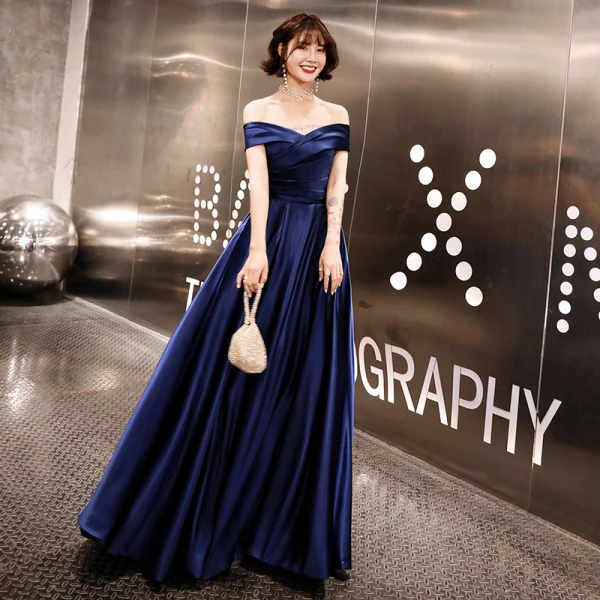 Élégant Bleu Marine Satin Robe De Soirée 2019 Princesse De l'épaule Manches Courtes Ceinture Longue Volants Dos Nu Robe De Ceremonie