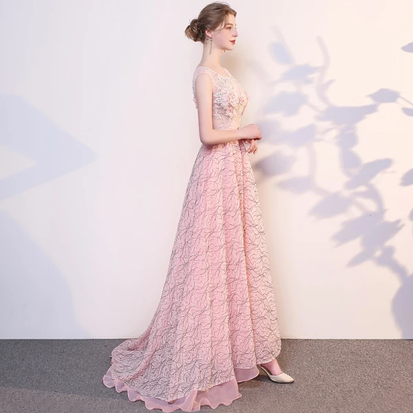 Affordable Pearl Pink Evening Dresses 2019 A-Line / Princess Scoop Neck Sleeveless Appliques Lace Pearl Rhinestone Sweep Train Ruffle Backless Formal Dresses