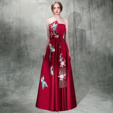 Traditionnel Moderne Mode Bordeaux Satin Robe De Soirée 2019 Princesse Bustier Sans Manches Ceinture Brodé Gland Faux Diamant Longue Volants Dos Nu Robe De Ceremonie