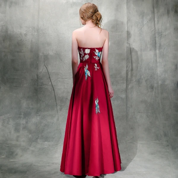 Traditional Modern / Fashion Burgundy Satin Evening Dresses 2019 A-Line / Princess Strapless Sleeveless Sash Embroidered Tassel Rhinestone Floor-Length / Long Ruffle Backless Formal Dresses