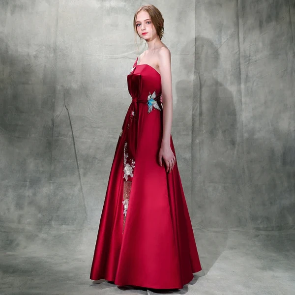 Traditional Modern / Fashion Burgundy Satin Evening Dresses 2019 A-Line / Princess Strapless Sleeveless Sash Embroidered Tassel Rhinestone Floor-Length / Long Ruffle Backless Formal Dresses