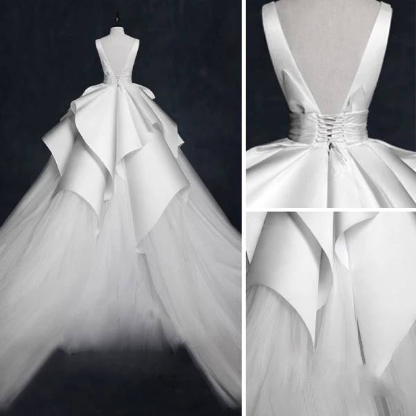 Vintage Ivory / Creme Brautkleider / Hochzeitskleider 2018 Ballkleid Durchsichtige V-Ausschnitt Ärmellos Rückenfreies Kathedrale Schleppe Rüschen