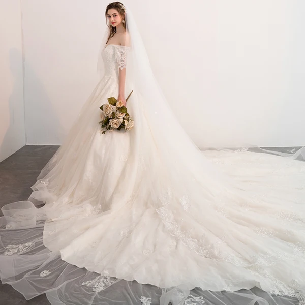 Luxus / Herrlich Champagner Brautkleider / Hochzeitskleider 2018 Ballkleid Off Shoulder Kurze Ärmel Rückenfreies Applikationen Spitze Perlenstickerei Kapelle-Schleppe Rüschen
