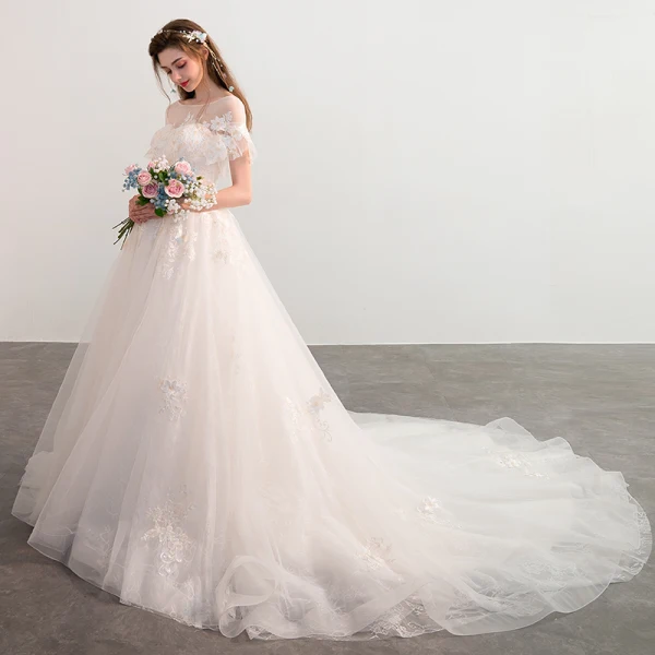 Chic / Belle Champagne Robe De Mariée 2018 Robe Boule Transparentes Encolure Carrée Manches Courtes Dos Nu Appliques En Dentelle Fleur Cathedral Train Volants