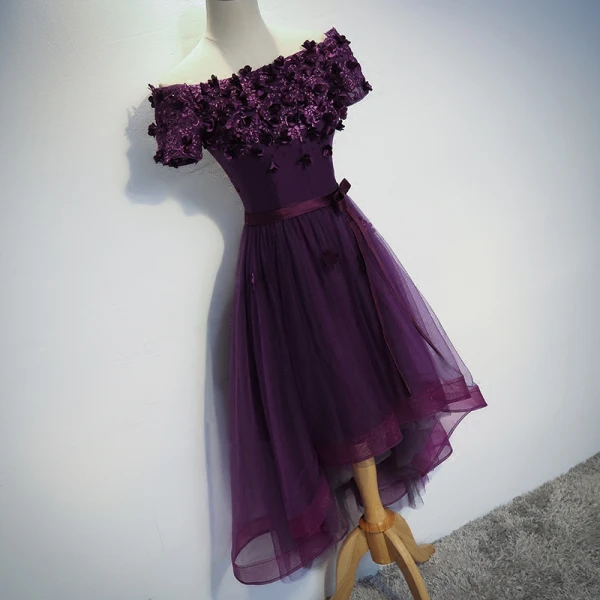Moderne / Mode Grape de retour Robe De Graduation 2017 Princesse De l'épaule Manches Courtes En Dentelle Appliques Fleur Ceinture Asymétrique Dos Nu Robe De Ceremonie