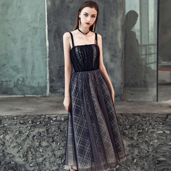 Fine Svart Homecoming Graduation Kjoler 2019 Prinsesse Spaghettistropper Uten Ermer Stripe Korte Buste Ryggløse Formelle Kjoler