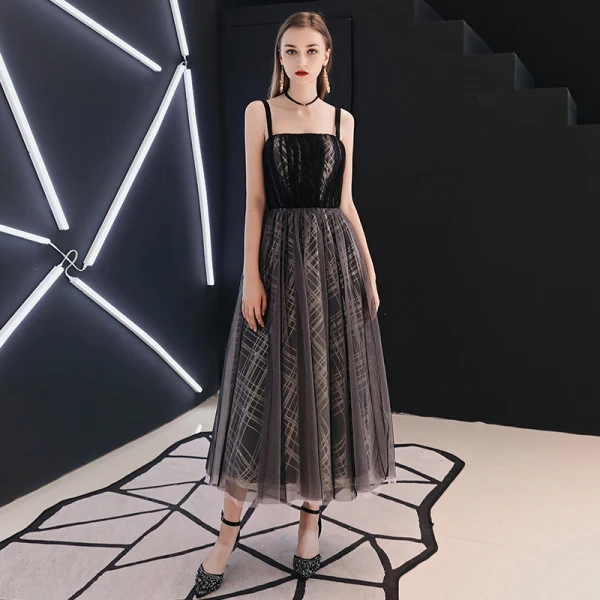 Fine Svart Homecoming Graduation Kjoler 2019 Prinsesse Spaghettistropper Uten Ermer Stripe Korte Buste Ryggløse Formelle Kjoler