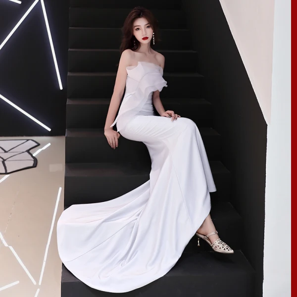 Abordable Argenté Robe De Soirée 2019 Trompette / Sirène Bustier Sans Manches Tribunal Train Volants Dos Nu Robe De Ceremonie