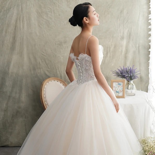 Elegant Champagne Wedding Dresses 2019 A-Line / Princess Spaghetti Straps Sleeveless Backless Appliques Lace Beading Floor-Length / Long Ruffle