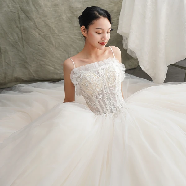 Elegant Champagne Wedding Dresses 2019 A-Line / Princess Spaghetti Straps Sleeveless Backless Appliques Lace Beading Floor-Length / Long Ruffle