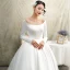 Vintage / Originale Ivoire Satin Hiver Robe De Mariée 2019 Princesse Encolure Dégagée Manches Longues Chapel Train Volants