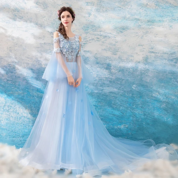 Illusion Bleu Ciel Transparentes Robe De Soirée 2019 Princesse Encolure Dégagée Manches de cloche Appliques En Dentelle Faux Diamant Tribunal Train Volants Dos Nu Robe De Ceremonie