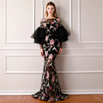Moderne Mode Noire Été Transparentes Robe De Soirée 2019 Princesse Encolure Dégagée Gonflée Manches Longues Brodé Fleur Robe De Ceremonie Train De Balayage