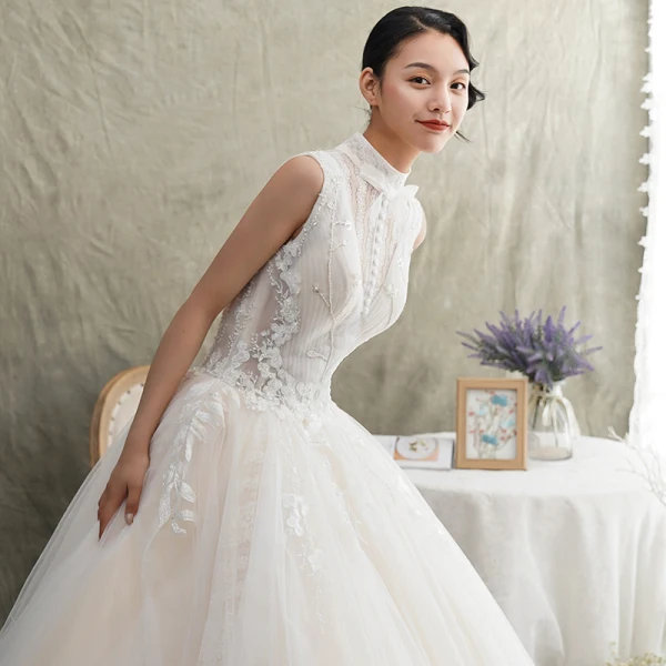 Vintage / Retro Champagne Outdoor / Garden Wedding Dresses 2019 A-Line / Princess High Neck Sleeveless Backless Appliques Lace Beading Floor-Length / Long Ruffle