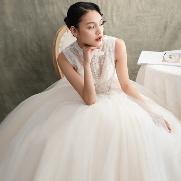 Vintage / Retro Champagne Outdoor / Garden Wedding Dresses 2019 A-Line / Princess High Neck Sleeveless Backless Appliques Lace Beading Floor-Length / Long Ruffle