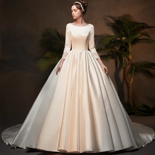 Vintage / Retro Ivory Satin Winter Wedding Dresses 2019 Ball Gown Scoop Neck 3/4 Sleeve Appliques Lace Cathedral Train Ruffle