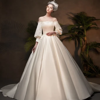 Vintage Originale Ivoire Satin Hiver Robe De Mariée 2019 Princesse Encolure Dégagée Gonflée 3 4 Manches Dos Nu Noeud Chapel Train Volants