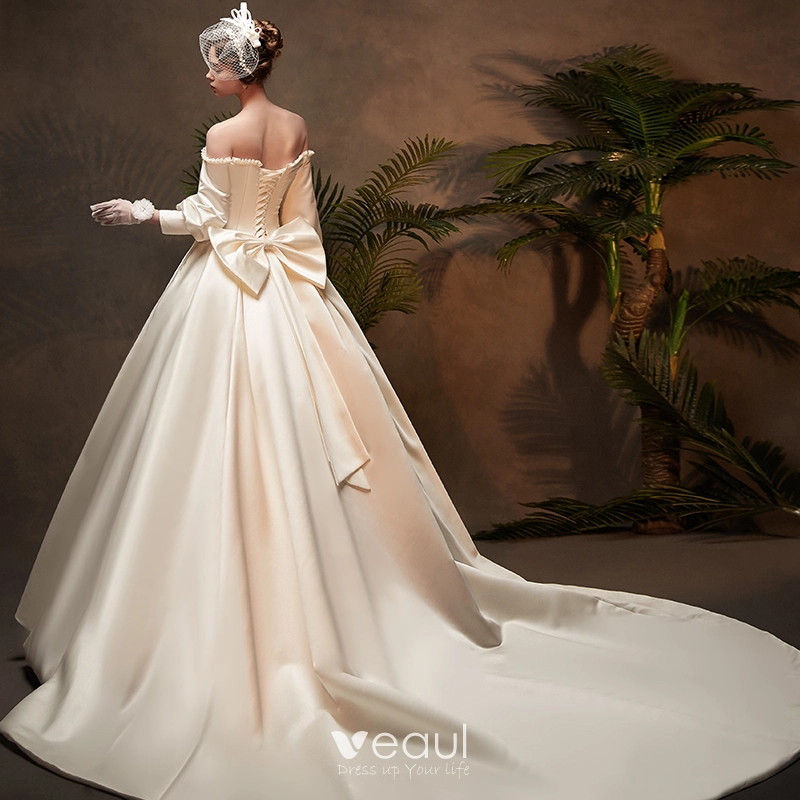 Vintage Retro Ivory Satin Winter Wedding Dresses 2019 Princess Scoop Neck Puffy 3 4 Sleeve Backless Bow Chapel Train Ruffle