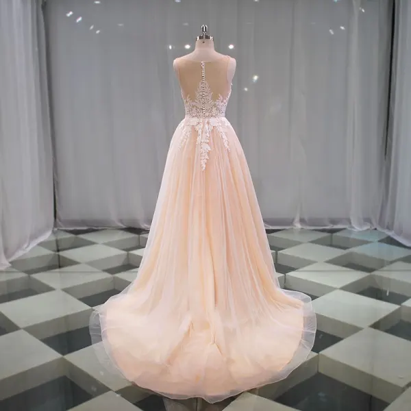 Élégant Champagne Transparentes Jardin / Extérieur Robe De Mariée 2019 Princesse V-Cou Sans Manches Appliques En Dentelle Train De Balayage Volants