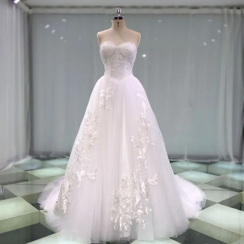 Fine Hvit Brudekjoler 2019 Prinsesse Kjæreste Uten Ermer Ryggløse Appliques Blonder Perle Beading Chapel Train