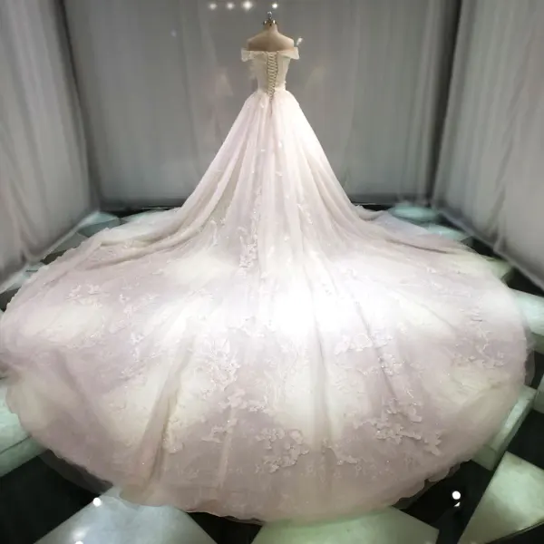 Meilleur Champagne Robe De Mariée 2019 Princesse De l'épaule Manches Courtes Dos Nu Appliques En Dentelle Perle Paillettes Perlage Cathedral Train