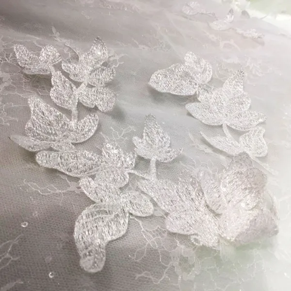 Meilleur Champagne Robe De Mariée 2019 Princesse De l'épaule Manches Courtes Dos Nu Appliques En Dentelle Perle Paillettes Perlage Cathedral Train